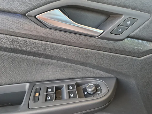 VW Golf VIII 2.0 TSI GTI DSG / ab 3,99% Leasing bei Abschluss einer Protect Autoversicherung