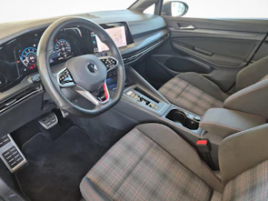 Fahrzeugbild VW Golf VIII 2.0 TSI GTI DSG / ab 3,99% Leasing bei Abschluss einer Protect Autoversicherung