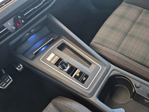 https://vehicle.imgix.net/4316352/d0c2336f-1510-485c-ab75-b1bb44c53067.jpg