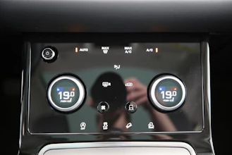 https://vehicle.imgix.net/4316459/97a1d35f-ac94-4e47-88ea-b09f0dd1a328.jpg