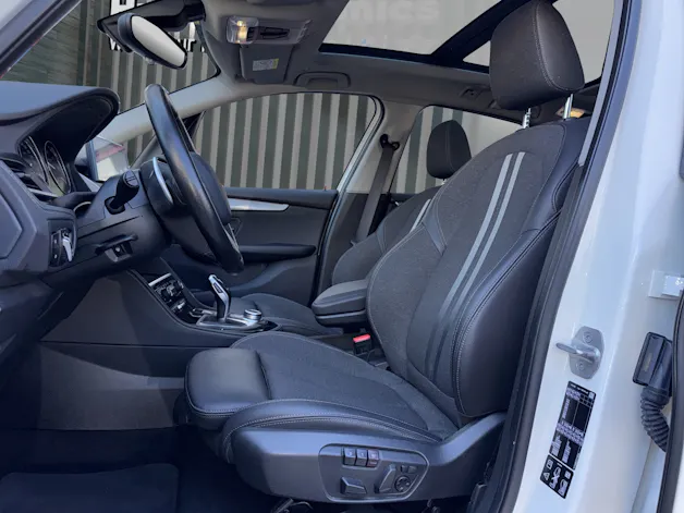 BMW 218d xDrive Active Tourer MODELL SPORT LINE