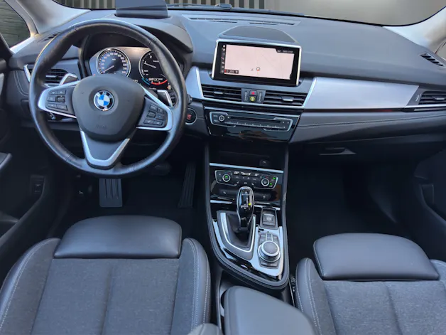 BMW 218d xDrive Active Tourer MODELL SPORT LINE