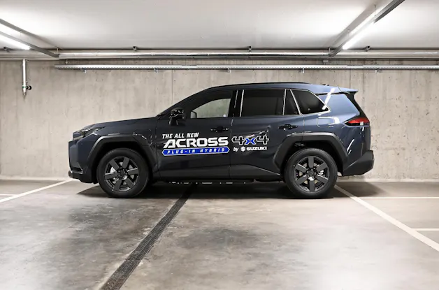 Suzuki Across 2.5 PHEV Compact Top 4x4