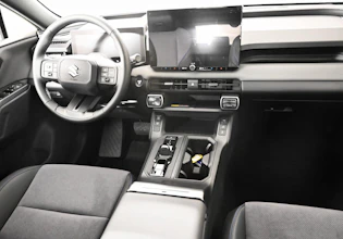 https://vehicle.imgix.net/4316507/41655506-b11b-4dfe-b41a-5e1d7026fda7.jpg