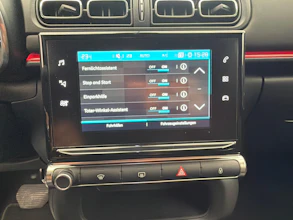https://vehicle.imgix.net/4316561/25b9f77c-10ed-47ec-a6ce-cb7852bbea27.jpg
