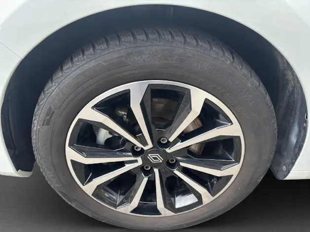 Renault Clio 1.6 E-Tech techno
