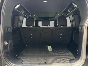 Land Rover Defender 110 3.0 D I6 250 X-Dynamic SE