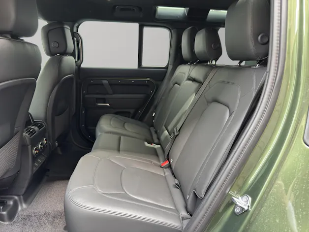 Land Rover Defender 110 3.0 D I6 250 X-Dynamic SE