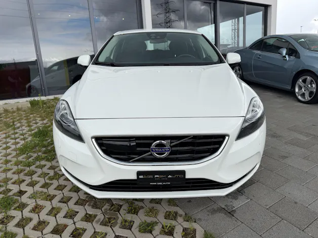 Volvo V40 2.0 D3 Momentum S/S