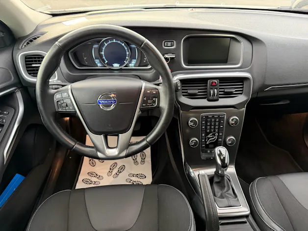 Volvo V40 2.0 D3 Momentum S/S