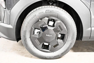 https://vehicle.imgix.net/4316676/258468ee-118b-45c7-9c67-f2be00da3d73.jpg