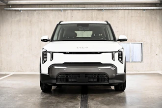 https://vehicle.imgix.net/4316678/45d851b8-3df8-4ab5-ad69-637666894528.jpg