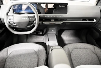 https://vehicle.imgix.net/4316678/df0fa539-3640-46c1-a9c9-d822fd39b2a1.jpg