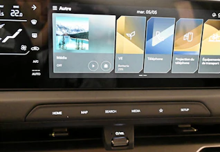 https://vehicle.imgix.net/4316683/707cc423-89e1-4145-a847-e55770727814.jpg