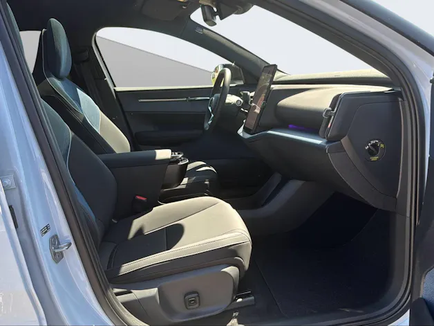 Volvo EX30 CC E60 Twin Performance AWD