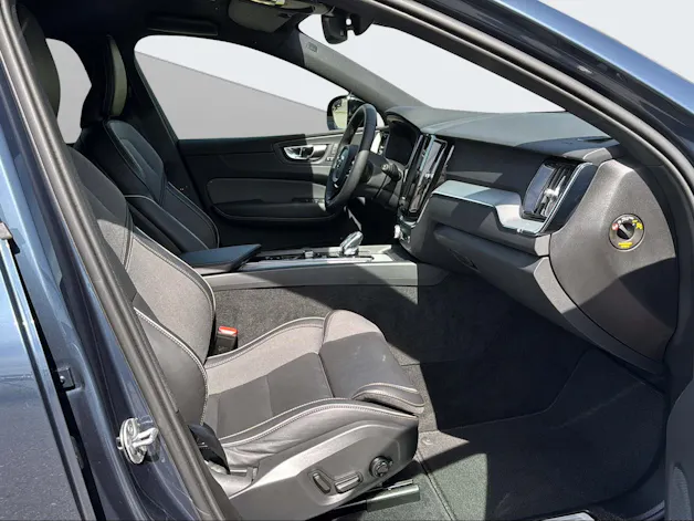 Volvo XC60 2.0 B5 MH Plus Dark AWD