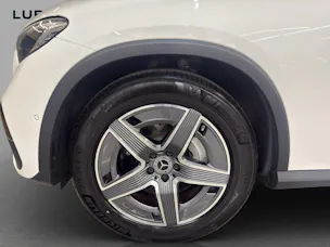 Mercedes-Benz GLC 200 4M - AMG / 360 Grad Kamera / Head-Up Display / Panorama-Dach