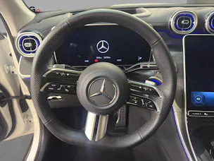 Mercedes-Benz GLC 200 4M - AMG / 360 Grad Kamera / Head-Up Display / Panorama-Dach