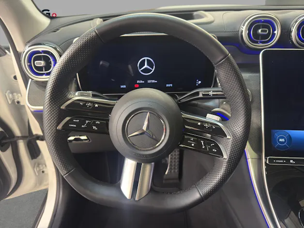 Mercedes-Benz GLC 200 4M - AMG / 360 Grad Kamera / Head-Up Display / Panorama-Dach