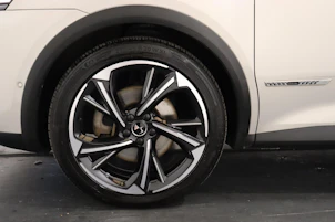 image du véhicule DS AUTOMOBILES 7 Crossback 1.6 E-Tense Louvre 4x4