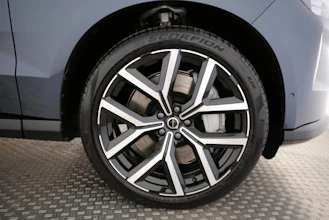 https://vehicle.imgix.net/4316976/d90e9935-ae18-4db0-8cb7-af723e8681c1.jpg