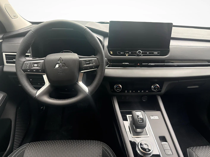 Fahrzeugbild MITSUBISHI OUTLANDER