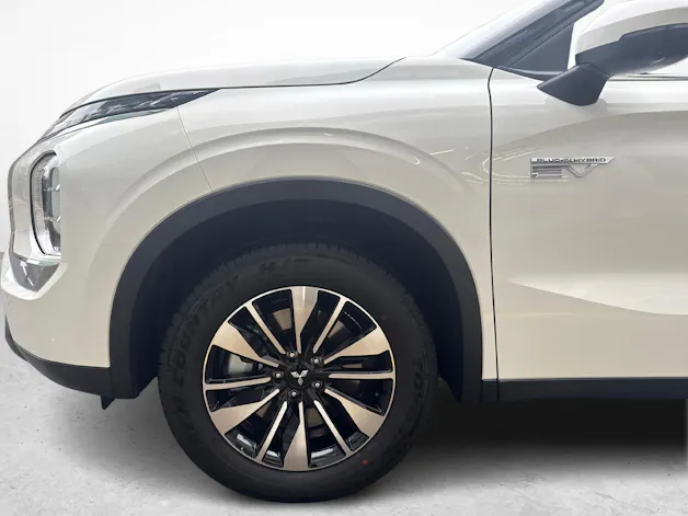 Mitsubishi Outlander 2.4 PHEV Inform 4x4