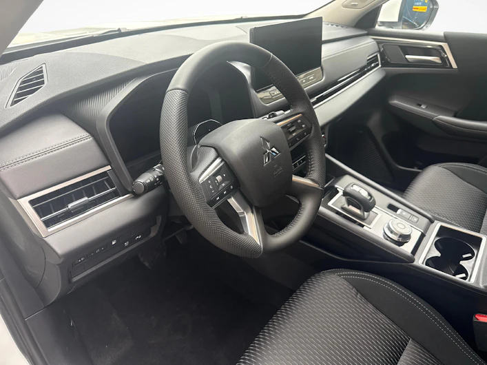 Fahrzeugbild MITSUBISHI OUTLANDER