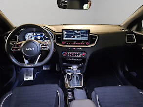https://vehicle.imgix.net/4317032/014ffeea-808a-4728-9bfb-bfdef955abdd.jpg