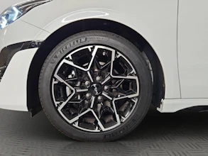 https://vehicle.imgix.net/4317032/9c5064e9-2cc8-4343-881b-15046d30be2c.jpg