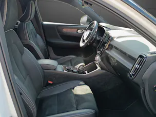 VOLVO XC40 2.0 T5 R-Design AWD