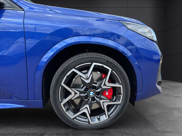 BMW iX2 xDrive30