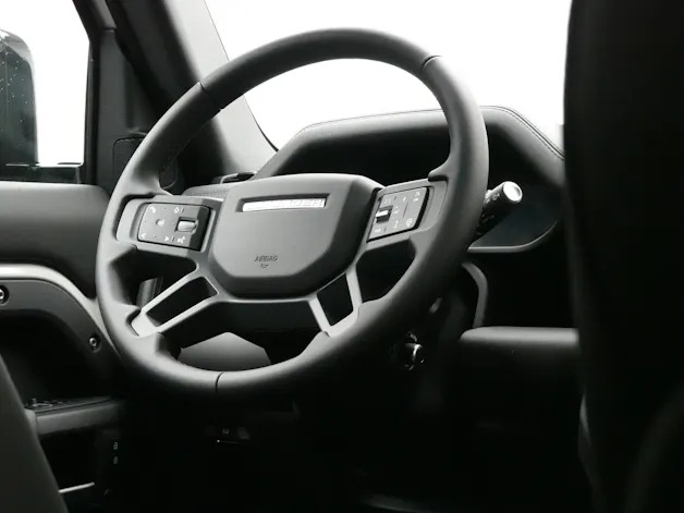 Land Rover Defender 110 3.0 D I6 350 X-Dynamic HSE