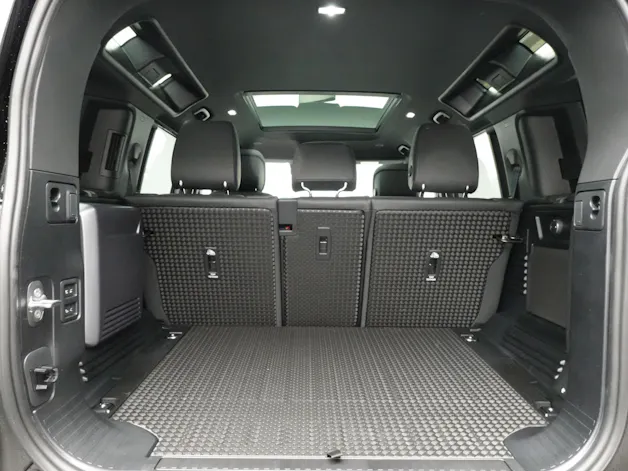 Land Rover Defender 110 3.0 D I6 350 X-Dynamic HSE