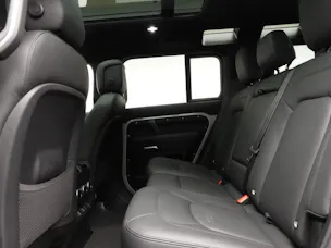 Land Rover Defender 110 3.0 D I6 350 X-Dynamic HSE