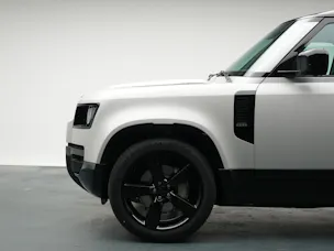 Land Rover Defender 110 3.0 D I6 350 X-Dynamic HSE