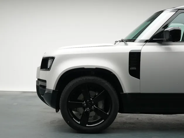 Land Rover Defender 110 3.0 D I6 350 X-Dynamic HSE
