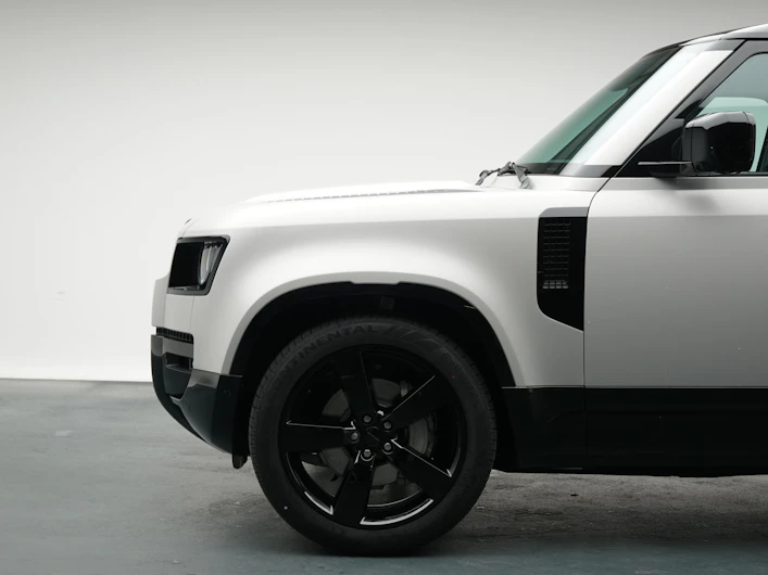 image du véhicule LAND ROVER DEFENDER
