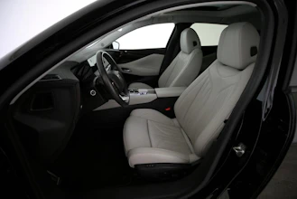 https://vehicle.imgix.net/4317117/84dec2e3-a6c9-4901-a9f0-4dd05e145254.jpg