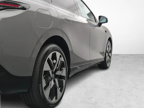https://vehicle.imgix.net/4317137/305012c7-456a-472d-bbcb-f836a3d08c9f.jpg