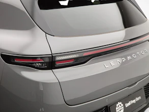https://vehicle.imgix.net/4317137/c715ac4c-8147-46a8-a887-e95d83797f44.jpg