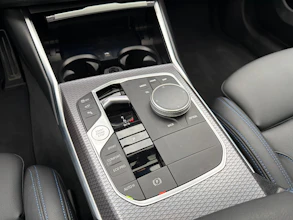 https://vehicle.imgix.net/4317154/311ea773-6cb5-45f4-9f1e-7be8d9512d1e.jpg