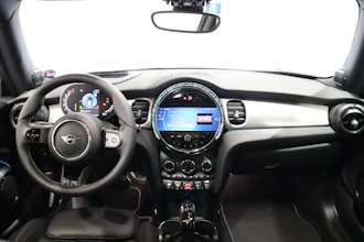 https://vehicle.imgix.net/4317163/87404940-427b-4749-946a-fc0efb9635bb.JPG