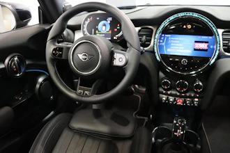 https://vehicle.imgix.net/4317163/a128197f-2852-413e-867a-d6876c989521.JPG