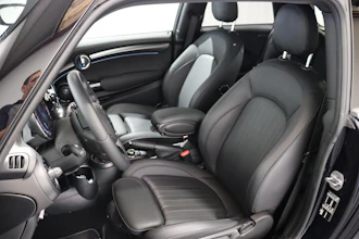https://vehicle.imgix.net/4317163/f1a5857e-7736-4576-a65e-b0e8093529a6.JPG