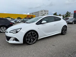 Opel Astra GTC 2.0i Turbo OPC S/S