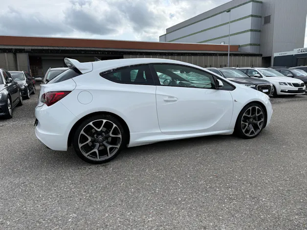 Opel Astra GTC 2.0i Turbo OPC S/S