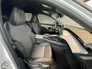 Peugeot 3008 e-Allure Premium AWD