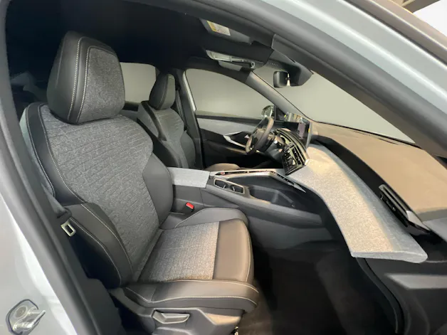 Peugeot 3008 e-Allure Premium AWD