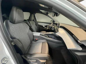 image du véhicule PEUGEOT 3008 e-Allure Premium AWD